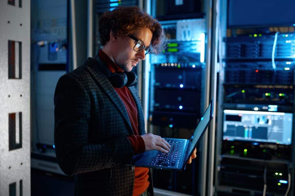 it provider working in server room